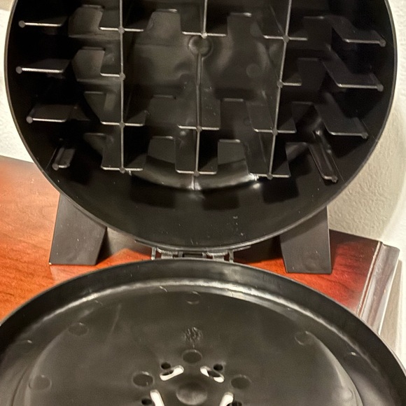 Hot Wheels Black Tire-Shaped Car Caddy. Holds 30 of your favorite Hot Wheels 🛞 - Picture 5 of 6